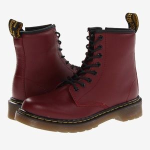 Dr. Marten Junior Delaney Boot 1460T toddler/sz 7 US/ 6 UK / 23 EU